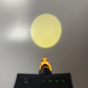 Lámpara LED Dental de 5W 3000 Lm Blanco Frío con Enfoque Ajustable para Cirugía Oral y Uso Médico - Product Image 3