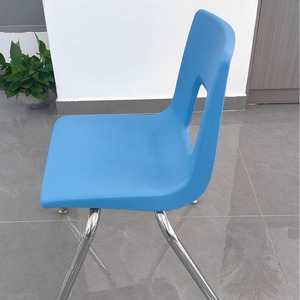 Silla infantil de plástico azul real 35x35x69 cm apilable diseño minimalista para niños - Product Image 2