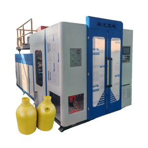 Machine de fabrication de <span class=keywords><strong>jerrycan</strong></span> en plastique HDPE de 20 <span class=keywords><strong>litres</strong></span>, réservoir d'eau, moulage par soufflage - Product Image 1