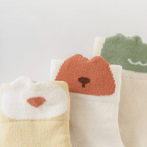 وصل حديثاً جوارب للأطفال برسوم كرتونية لطيفة من القطن الممشط للبيع بالجملة غير قابلة للانزلاق للفتيات والفتيان - Product Image 6