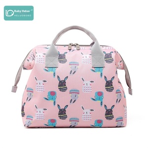 Bolsa de pañales de maternidad de estilo cuadrado con estampado multifuncional de gran capacidad - Product Image 3