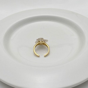 Anillo Ajustable para <span class=keywords><strong>Mujer</strong></span>, Serie <span class=keywords><strong>Levis</strong></span> Lace Skirt, Novedad 2025, Estilo Ligero y Lujoso, Chapado en Oro, Aleación con Piedra Natural - Product Image 4