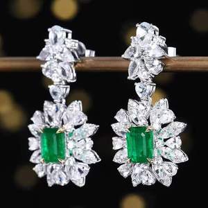 ต่างหูหยดน้ำมรกต สีเขียวมูโซธรรมชาติ 1.25 กะรัต+1.26 กะรัต มรกต ต่างหูทองคำแท้ 18K เพชร 48 เม็ด แซฟไฟร์ขาว 66 เม็ด เครื่องประดับ - Product Image 2