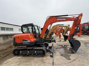 Mini-excavatrice Doosan DX60 d'occasion de haute qualité, peu d'heures de fonctionnement, 6 tonnes, en stock, livraison rapide. - Product Image 3
