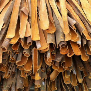Vente en gros de qualité supérieure Split Cassia Cannelle Fournisseur d'usine Prix bas Séché Traitement des matières premières Épices et herbes individuelles - Product Image 1