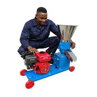 Moulin à granulés d'aliments pour animaux d'élevage extérieur à moteur essence, équipement durable de fabrication d'aliments avec rouleaux de moulage