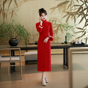 <span class=keywords><strong>Robe</strong></span> Cheongsam rétro en velours <span class=keywords><strong>de</strong></span> fibre <span class=keywords><strong>de</strong></span> polyester préférée <span class=keywords><strong>de</strong></span> <span class=keywords><strong>la</strong></span> mariée, style jeune fille frais et artistique, Qipao - Product Image 4