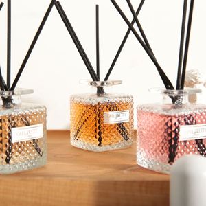 Coffrets de parfums personnalisés en bouteille de verre cristal pour voiture, maison, salle de bain avec bâtonnets et huile parfumée - Product Image 3