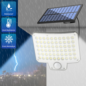مصباح شارع <span class=keywords><strong>LED</strong></span> شمسي مقاوم للماء IP65 بدرجة حرارة لون 6000K مع مستشعر حركة وجهاز تحكم عن بعد للحدائق الخارجية - Product Image 4