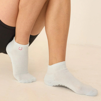 Chaussettes de Pilates Personnalisables par Broderie avec Semelle Antidérapante à Picots, Chaussettes de Yoga Respirantes pour Exercice en Studio