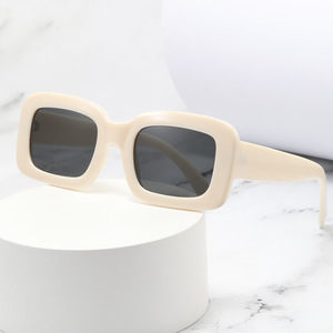 Xsy Women's <b>Square</b> <b>Frame</b> Sunglasses Pink Gradient Lens UV400 Protection Fashion Sun Glasses - Product Image 4