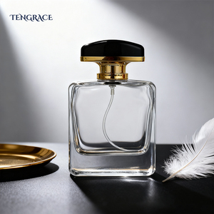 Elegante <span class=keywords><strong>Perfume</strong></span> EDP para <span class=keywords><strong>Mujer</strong></span> en Botella de Vidrio Cuadrada Transparente con Tapa Dorada y Negra, Logotipo Personalizado y Marca Privada - Product Image 3