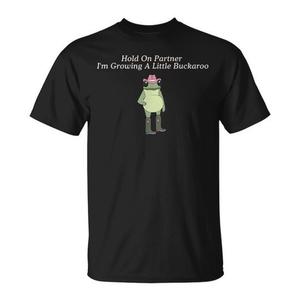 Camiseta con estampado digital de manga corta y cuello redondo para adultos, unisex, con la frase Hold On Partner I'm Growing A Little Buckaroo Frog, promocional - Product Image 1