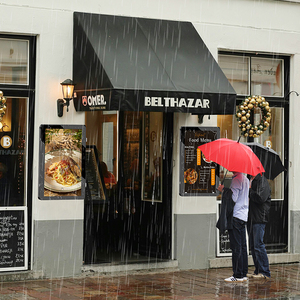 Bảng hiệu kỹ thuật số cảm ứng điện dung treo tường ngoài trời 32-65inch, độ sáng cao, độ phân giải 4K, màn hình quảng cáo tương tác - Product Image 4