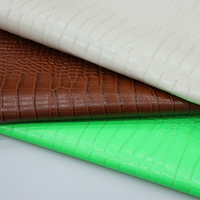 Cuir synthétique PVC effet crocodile 1,4 mm en stock pour la fabrication de sacs à main, chaussures et rembourrage de meubles