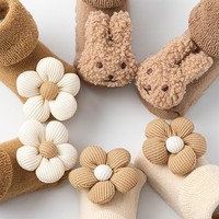 Chaussettes antidérapantes à fourrure 3D Cartoon Little Bear Mid-Tube en coton pour les tout-petits et les bébés.