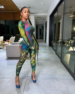 Tie Dye das mulheres Sexy Off The Shoulder 2 Peça Define Cópia Colorida Camo Manga Assimétrica Slim Fit Clube Conjunto - Product Image 5