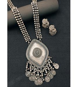 Ensemble collier et boucles d'oreilles en argent élégant et luxueux pour femmes, cadeau pour les fêtes et les mariages - Product Image 1