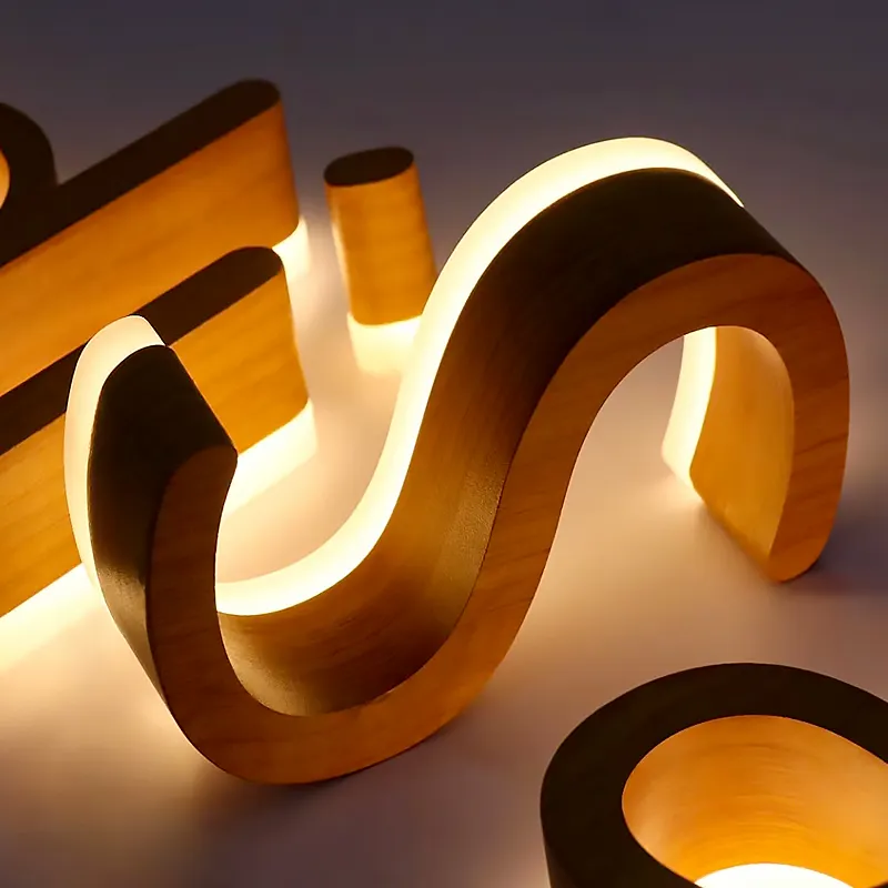 Yüksek kaliteli mağaza iş duvar Metal dış altın renk Led aydınlatmalı mektup işareti açık büyük 3d Led aydınlatmalı harfler