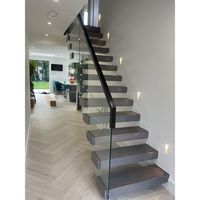 Escalier flottant droit moderne avec rampe en verre pour villa et appartement, utilisation intérieure, construction en bois massif naturel