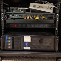 Regleta de Alimentación de Aleación de Aluminio con 8 Tomas de Corriente Estándar de EE. UU., Clasificación IP66, Protector contra Sobretensiones, PDU de Alta Resistencia para Racks de Servidores, 240V