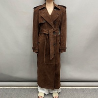 Jancoco Vintage Doppelreihiger Mantel mit Reverskragen aus echtem Leder für Damen, maßgeschneiderter Trenchcoat aus Wildleder mit Gürtel.