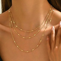 Collier ras du cou à trois couches en acier inoxydable 18K avec paillettes et chaîne fine pour femme, idéal pour anniversaire et fiançailles, inaltérable