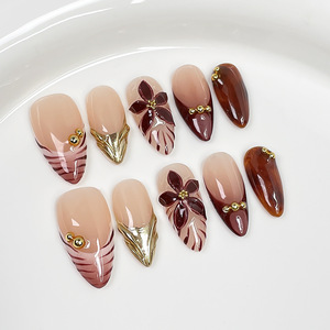 Uñas postizas largas hechas a mano al por mayor, degradado marrón nude de otoño invierno, con flores 3D, para manicura femenina. - Product Image 5