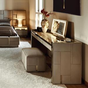 Set Camera da Letto Matrimoniale Moderno di Lusso Leggero, Letto Matrimoniale in Pelle, Arredamento per Villa con Ampio Spazio, Letto Grande con Schermo Ampio - Product Image 2