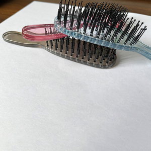 A327 Pettine alla Moda per Massaggio del Cuoio Capelluto, con Denti Arrotondati, in Plastica, Anti-Nodo, Impugnatura Comoda, per Acconciature Femminili - Product Image 4