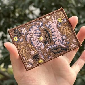 ผลิตป้ายทอผ้าฝ้ายคุณภาพสูง เป็นมิตรกับสิ่งแวดล้อม ทนทาน รับผลิตตามแบบ ป้ายทอติดเสื้อผ้าแบบรีดติด - Product Image 5