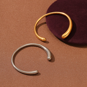 European Fashion 18k Gold Charm <strong>Bracelets</strong> Stainless Steel Roman Numeral <strong>Ring</strong> <strong>Bracelets</strong> - Product Image 4