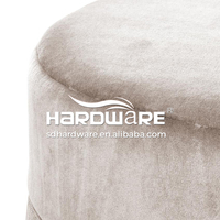 Meubles de salon de luxe, fauteuil lounge et ottoman contemporains en métal avec pompons pour usage hôtelier
