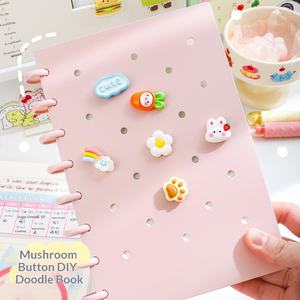 สมุดโน้ตสันห่วง A5 แบบเปลี่ยนไส้ได้ 80 แผ่น ปก PP ปุ่มเห็ด DIY สมุดบันทึกแบบถอดได้ ลายการ์ตูน อุปกรณ์เสริม - Product Image 3