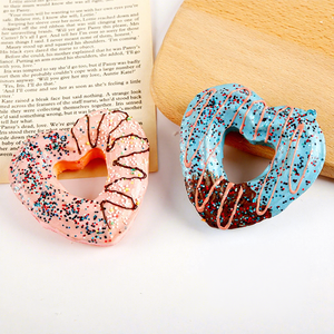 Squishy en silicone en forme de donut, à récupération lente, écologique, réaliste, jouet dessert pastoral, double aimant de réfrigérateur et pendentif suspendu - Product Image 3