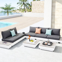 Set Meja Sofa Rotan Outdoor Modern, Nyaman untuk Taman dan Kolam Renang, Warna Dapat Disesuaikan, Furnitur Teras Tahan Lama