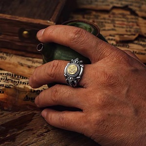 Anello Taiyin in Rame con Loto e Capricorno da Uomo, Trendy, Unico, Audace, Stile Studentesco, Punk, Vintage, Girevole, Aperto, Elettroplaccato - Product Image 2