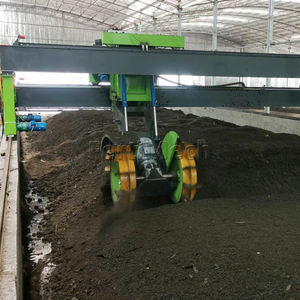Machine de compostage d'engrais organique pour bétail à haute température Turner de compost à double roue de fumier d'oie - Product Image 1