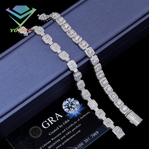กำไลข้อมือแฟชั่นแบบ unisex  ประดับเพชร VVS มอยส์ซาไนต์  ทรงบาแกตต์  พร้อมใบรับรอง GRA  เงินแท้ 925 ชุบทอง 18K  ผ่านการทดสอบเพชร - Product Image 1