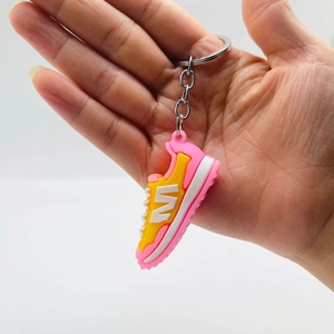 Porte-clés exquis en forme de <span class=keywords><strong>mini</strong></span> baskets 3D, souvenir pour les fans de baskets - Product Image 5