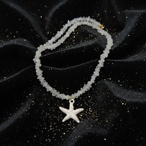 Elegante <span class=keywords><strong>Collana</strong></span> Nera <span class=keywords><strong>con</strong></span> Cristalli <span class=keywords><strong>e</strong></span> Ciondolo a Stella Dorata, Fatta a Mano <span class=keywords><strong>con</strong></span> <span class=keywords><strong>Perline</strong></span> di Vetro Raffinate, Perfetta Girocollo Invernale per Donna, Idea Regalo - Product Image 3