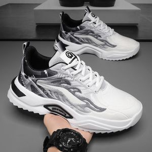 Baskets basses rétro sportives pour hommes à lacets, bout fermé, en maille, blanches, décontractées, légères, respirantes et imperméables - Product Image 5