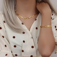 Bijou Fantaisie Collier Pendentif Bracelet en Acier Inoxydable Plaqué Or 18K PVD Chaîne Serpent Tressée Multi-rangs pour Femmes et Hommes