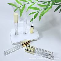 Tubo de Brillo Labial de Plástico con Patrón Vertical Dorado, a Prueba de Polvo, Portátil para Viajes, Pequeño Organizador de Maquillaje