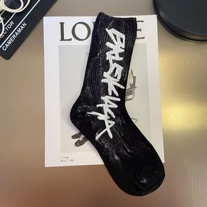 Chaussettes tricotées d'hiver tendance European <span class=keywords><strong>Graffiti</strong></span> New Vintage Personalized Letter Hang <span class=keywords><strong>Tag</strong></span> Crew Socks - Product Image 4