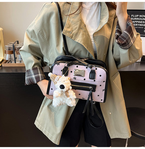 Women's Large Capacity Stylish Chic Shoulder Bag 2025 Winter Collection A High-Fashion Eye-<b>Catching</b> Handbag - Product Image 5