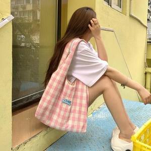 Mochila a cuadros estilo coreano para mujer, con letras bordadas, lazo, reversible, bandolera versátil - Product Image 1