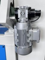 Machine à plier et à rouler les plaques en acier inoxydable de 2 mm de large avec 3 rouleaux, rouleaux recouverts de caoutchouc, conception asymétrique