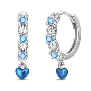 Boucles d'oreilles clous en argent 925 plaqué or avec zircon <span class=keywords><strong>rouge</strong></span> mélangé, motif oiseau ailé - Abeille Colibri - Boucles d'oreilles personnalisées pour fiançailles à thème animal - Product Image 3