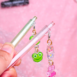 Bolígrafo de Plástico Acrílico Transparente Personalizado con Personajes de Dibujos Animados, Punta de Gel de 0.7 mm, Tinta Azul y Negra, PVC Suave y Duradero, Promocional - Product Image 3